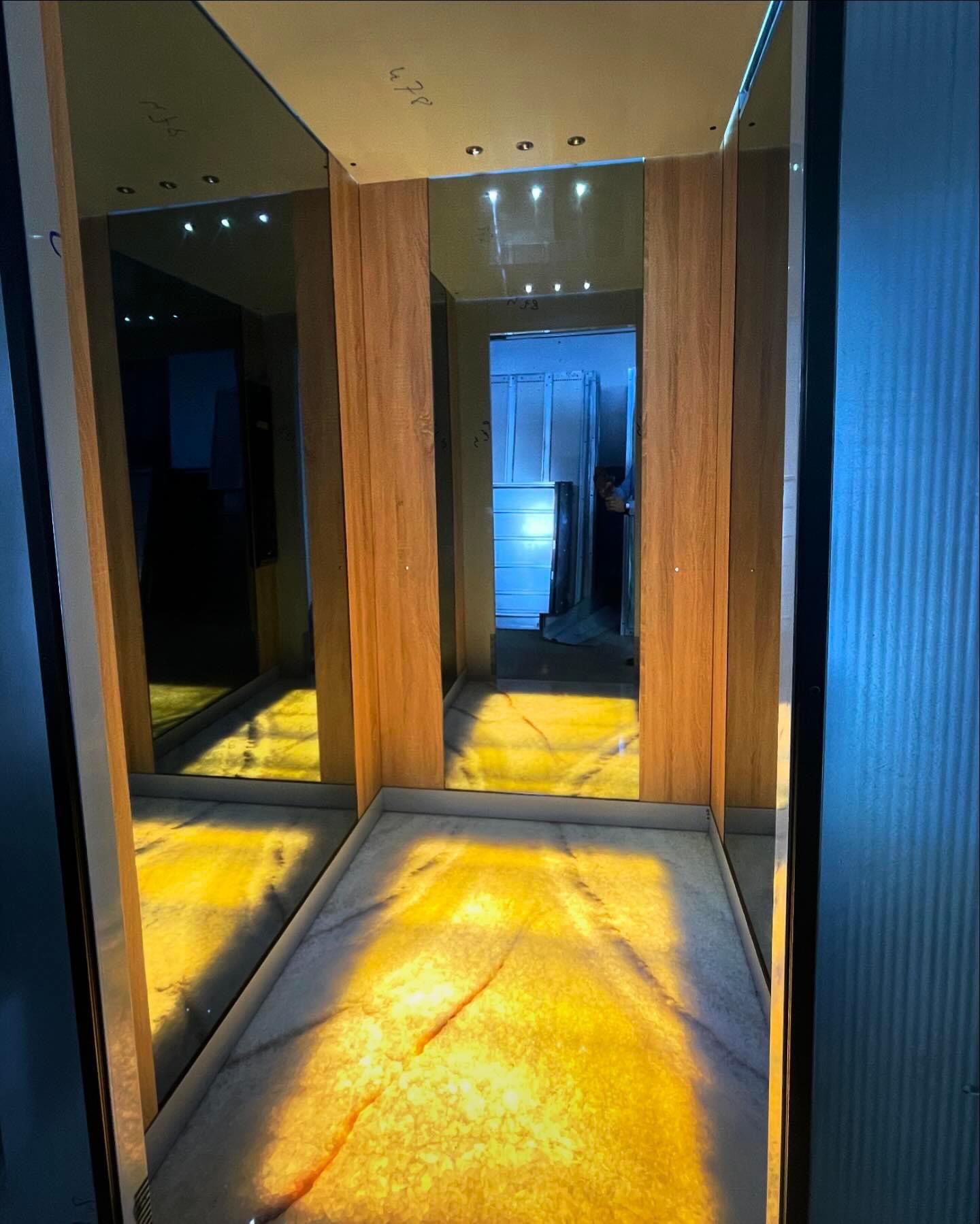 Alışveriş Merkezi Asansörü